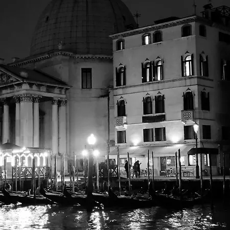 Hotel Antiche Figure-3